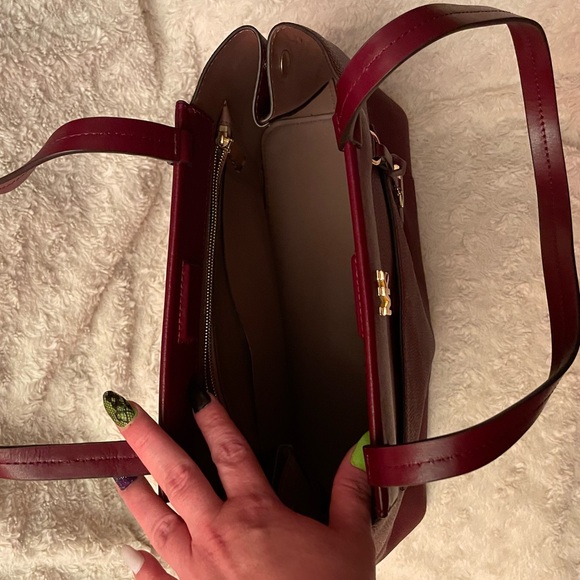 MICHAEL Michael Kors Meredith East West Bonded Leather Tote Bag in Oxblood red - Picture 14 of 16